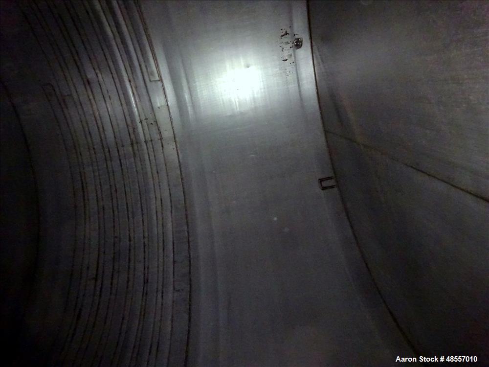 Used Tank, Approximately 25,000 Gallon, 304 Stainless Steel, Vertical.