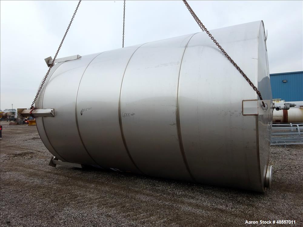 Used Tank, Approximately 12,000 Gallon, 304 Stainless Steel, Vertical.