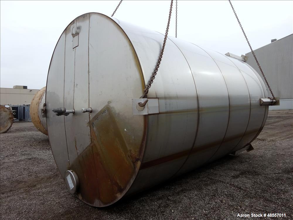 Used Tank, Approximately 12,000 Gallon, 304 Stainless Steel, Vertical.