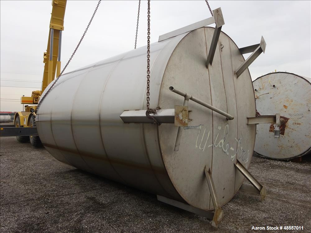 Used Tank, Approximately 12,000 Gallon, 304 Stainless Steel, Vertical.