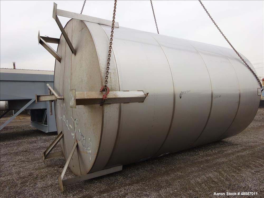 Used Tank, Approximately 12,000 Gallon, 304 Stainless Steel, Vertical.