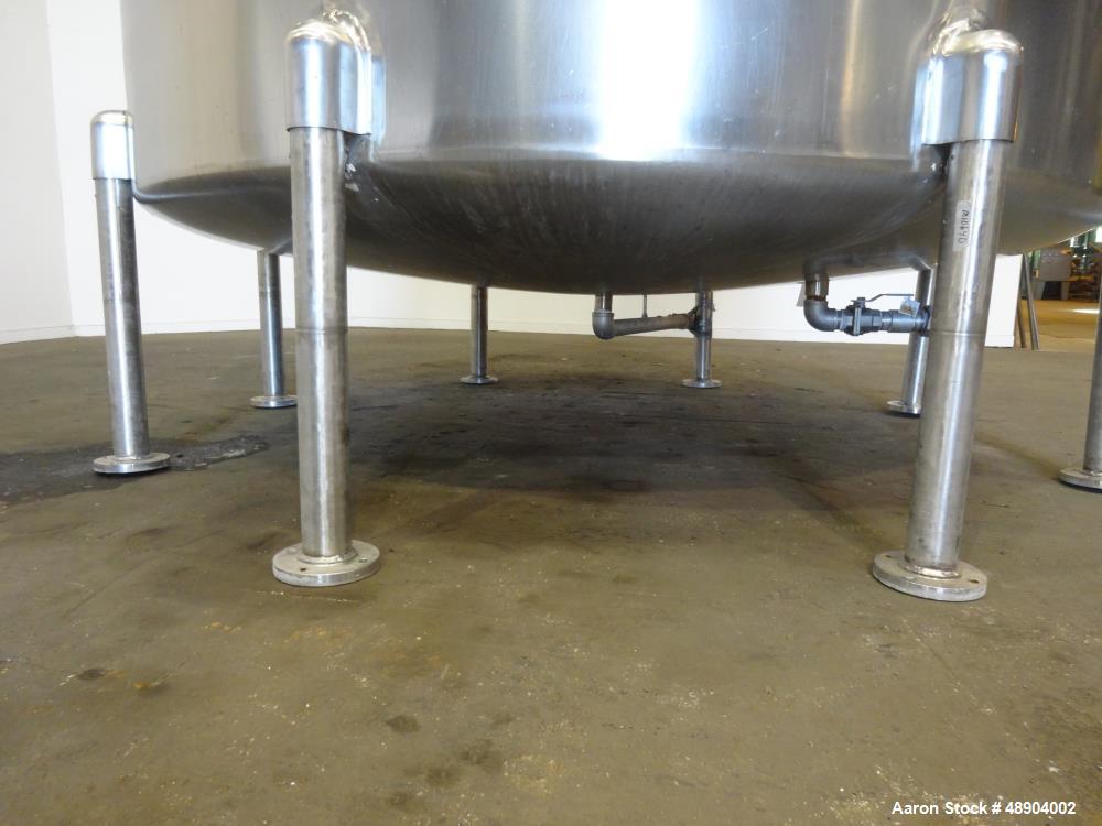 Used- Single Wall Tank, Approximate 5000 Gallon, Stainless Steel, Vertical.