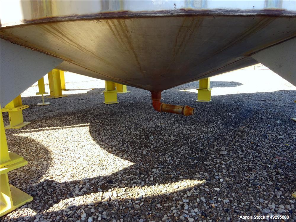 Used Mix Tank, Approximate 5,000 Gallon, Stainless Steel, Vertical.