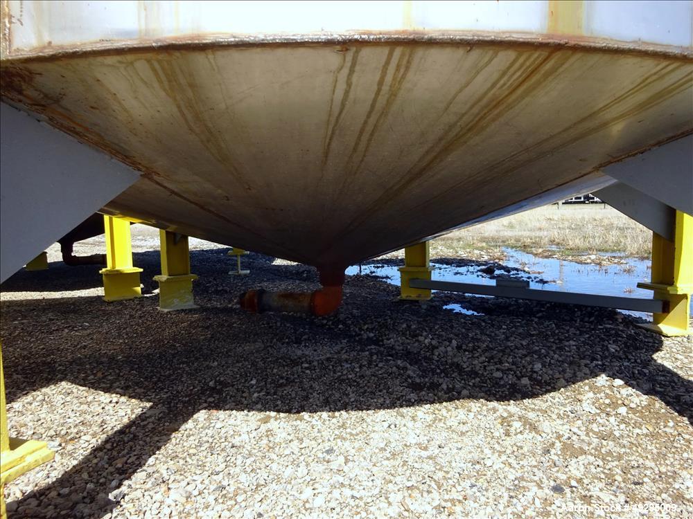 Used Mix Tank, Approximate 5,000 Gallon, Stainless Steel, Vertical.