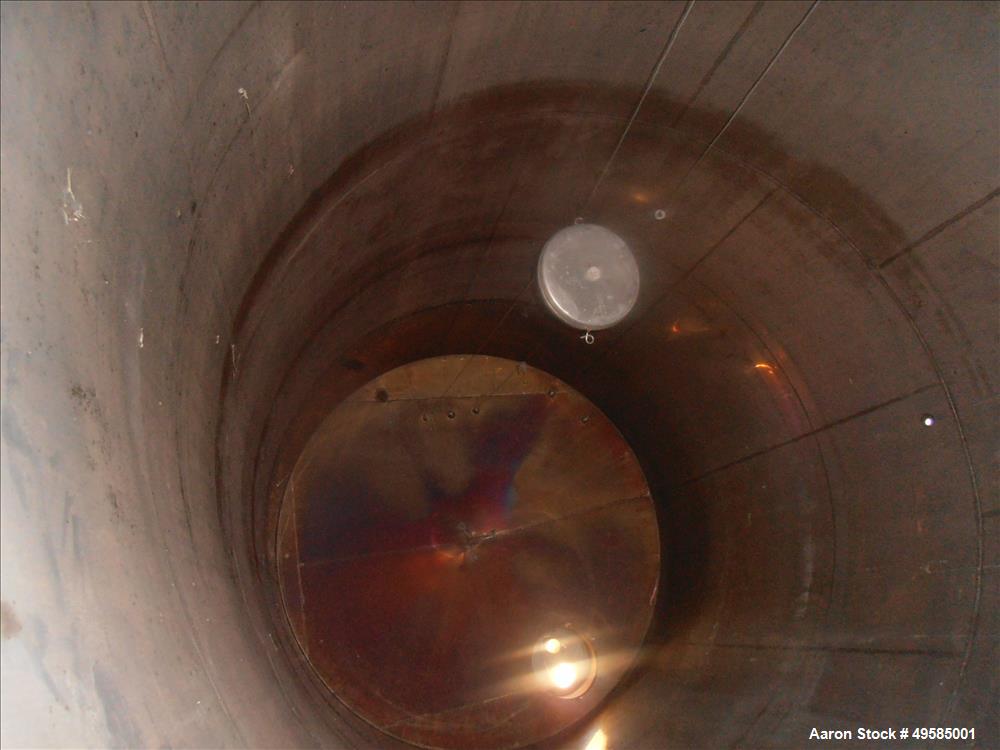 Used Tank, Approximate 12,000 Gallon, 304 Stainless Steel, Vertical.