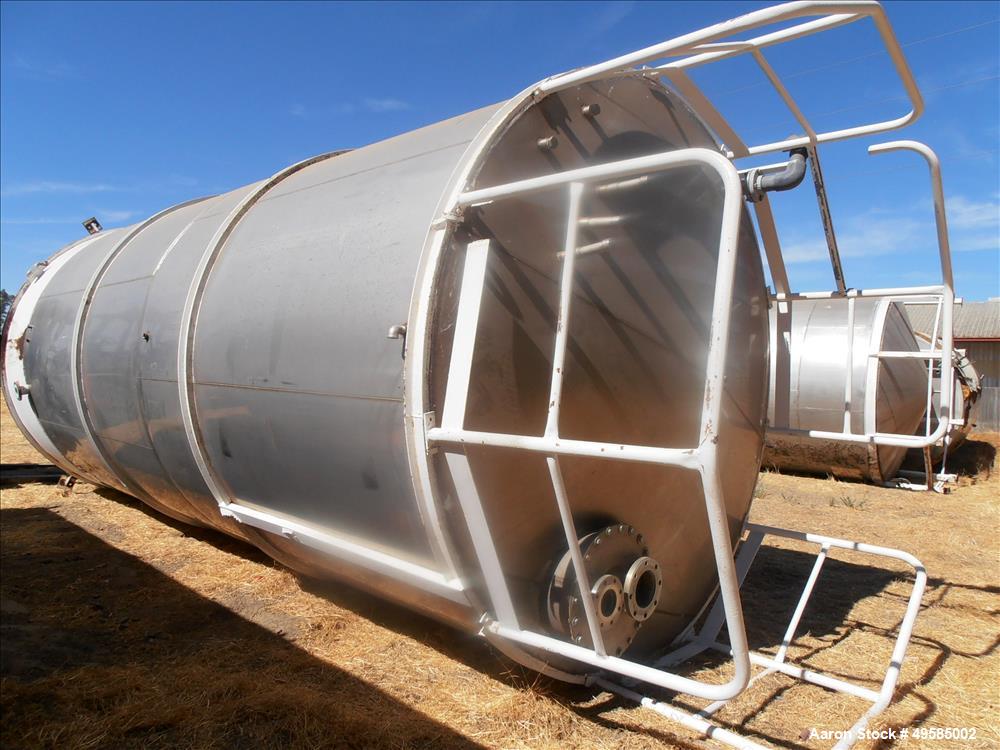 Used Tank, Approximate 12,000 Gallon, 304 Stainless Steel, Vertical