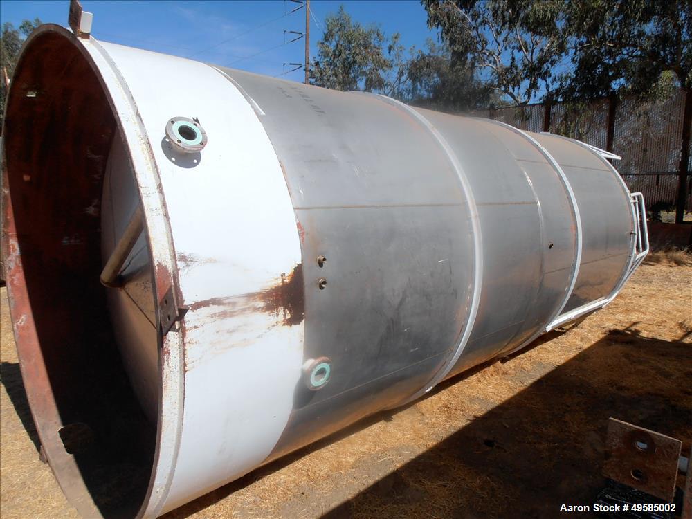 Used Tank, Approximate 12,000 Gallon, 304 Stainless Steel, Vertical