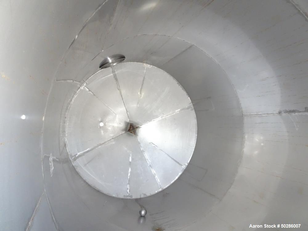 Used Tank, 8,000 Gallon,304 Stainless Steel, Vertical. 