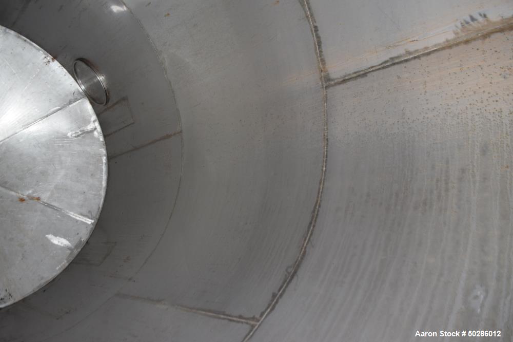 Used Tank, 8,000 Gallon, 304 Stainless Steel, Vertical.