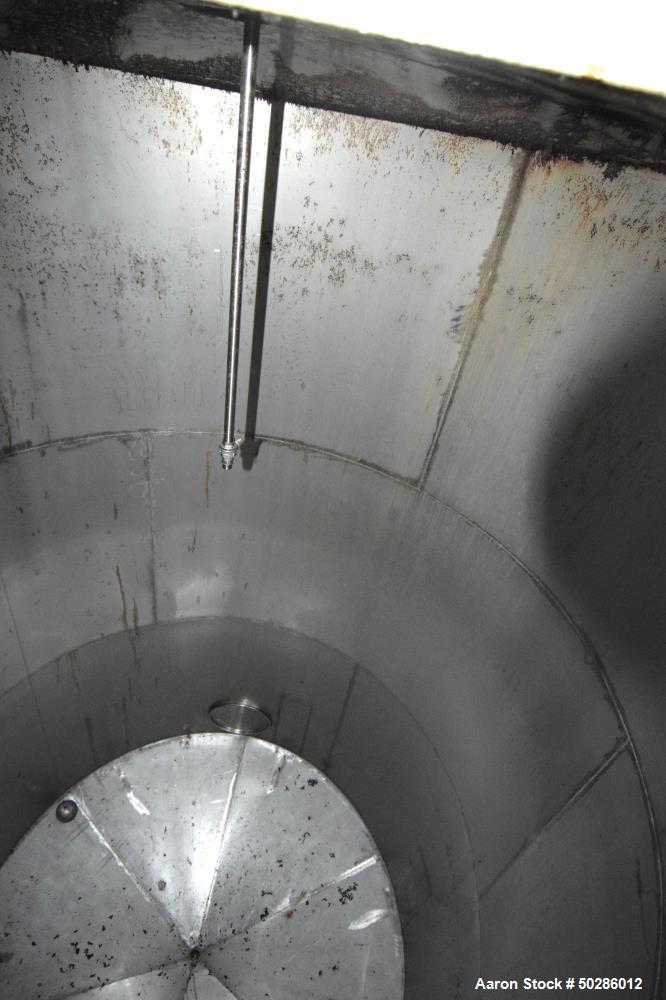 Used- Tank, 8,000 Gallon, 304 Stainless Steel, Vertical.