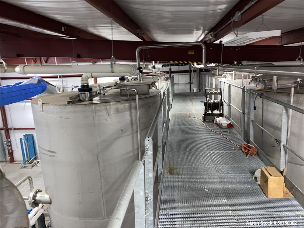 Used Vertical Tank, Approximately 5,000 Gallon
