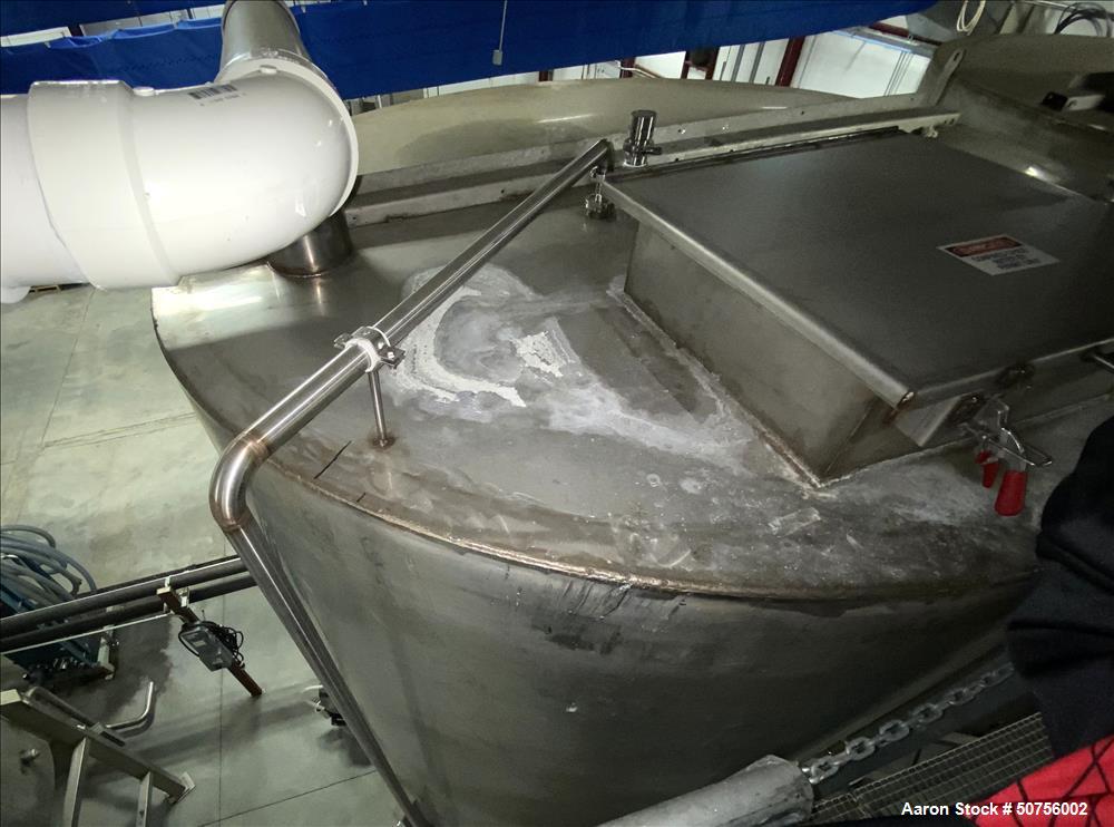Used Vertical Tank, Approximately 5,000 Gallon