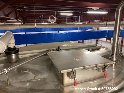 Used Vertical Tank, Approximately 5,000 Gallon