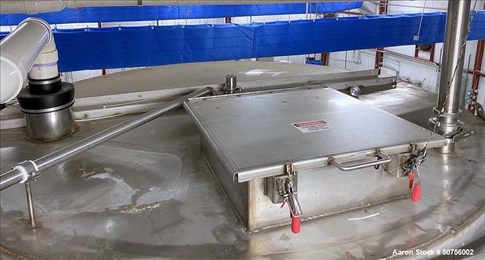 Used Vertical Tank, Approximately 5,000 Gallon
