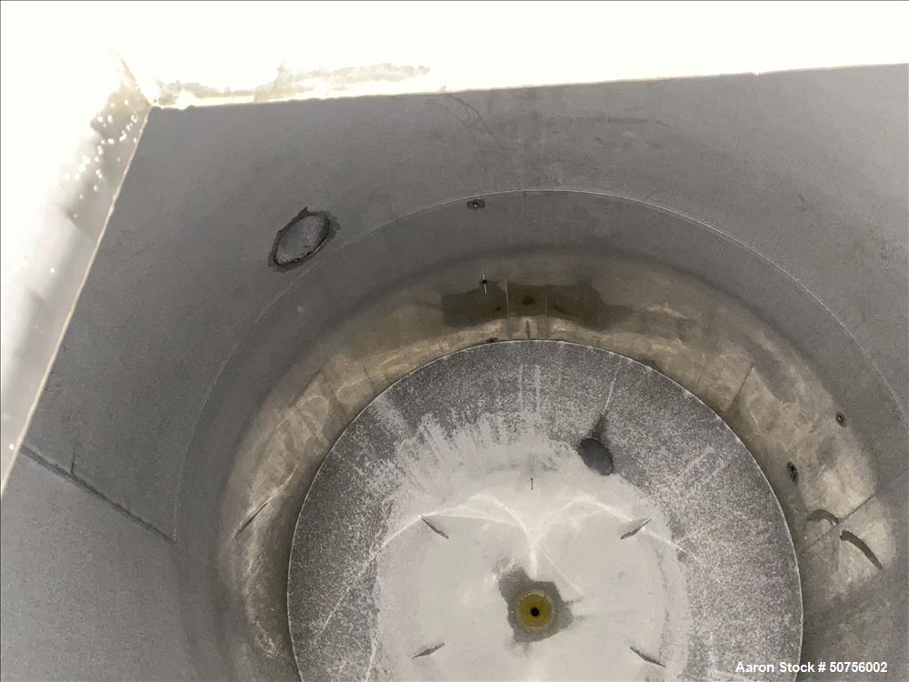 Used Vertical Tank, Approximately 5,000 Gallon