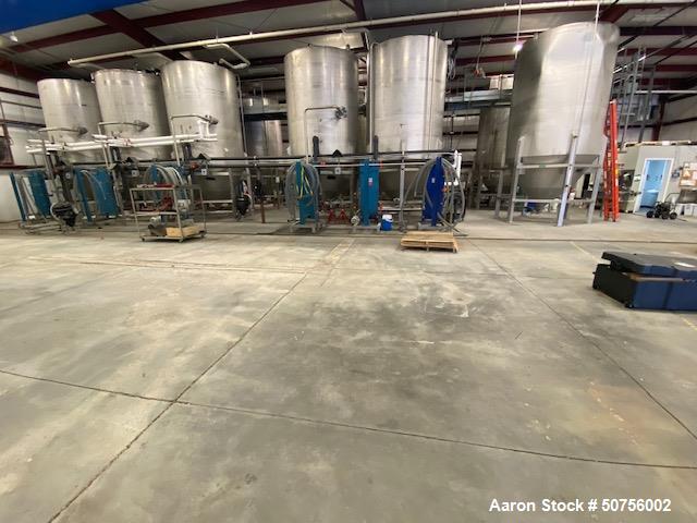Used Vertical Tank, Approximately 5,000 Gallon