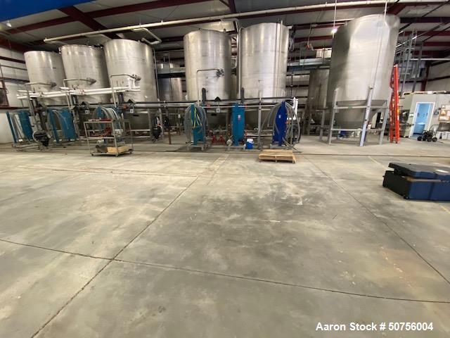 Used Vertical Tank, Approximately 5,000 Gallon, Stainless Steel