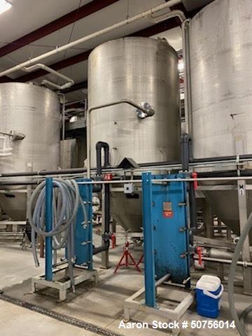 Used Vertical Tank, Approximately 5,000 Gallon