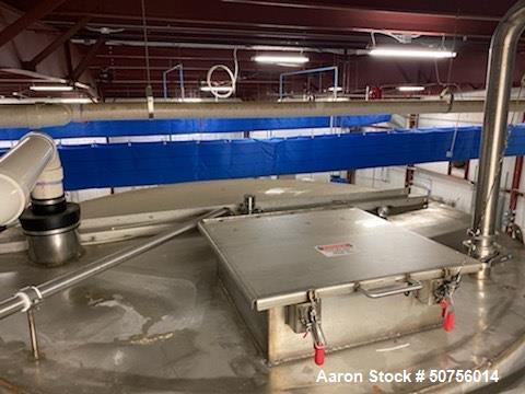 Used Vertical Tank, Approximately 5,000 Gallon