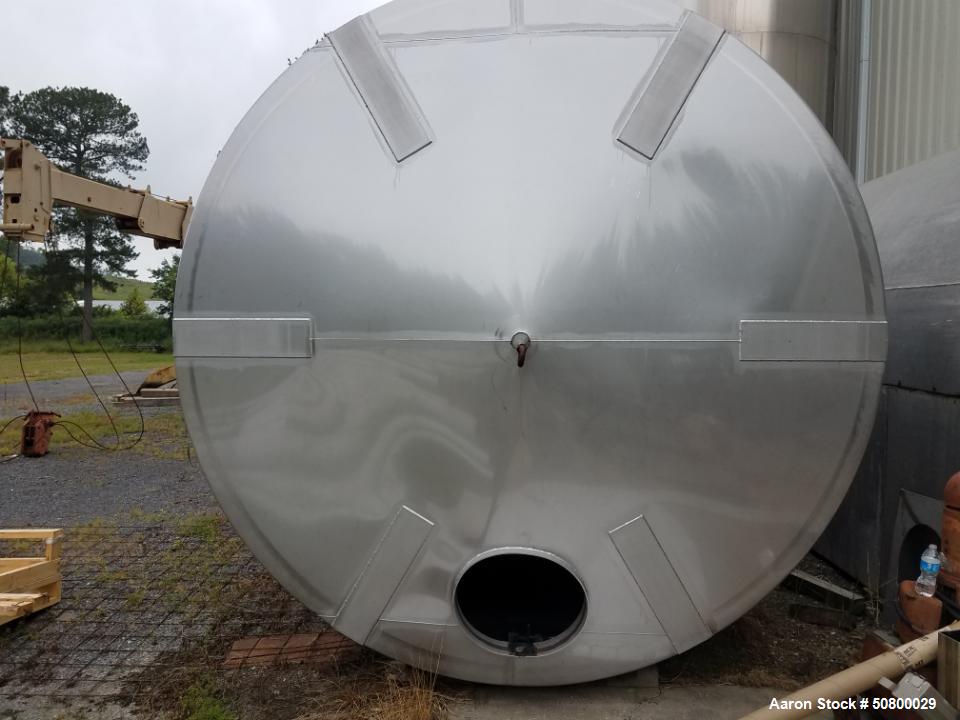 Unused 6,500 Gallon 304 Stainless Steel Vertical Tank