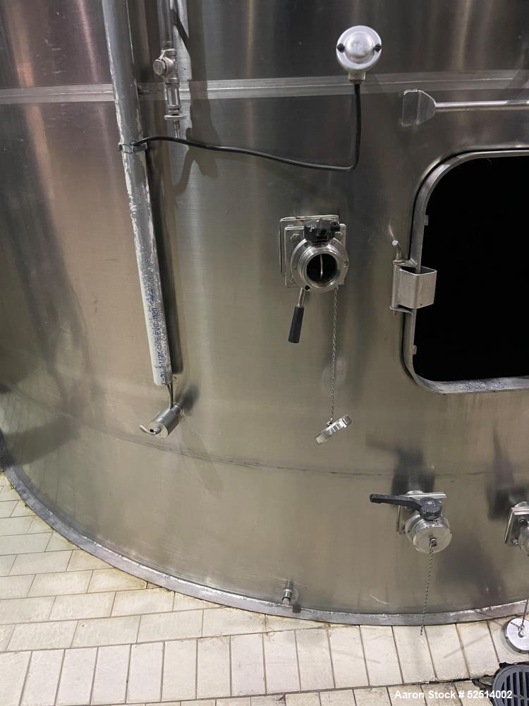 Used CSC Les Constructions Soudees Du Coteau, Holding Tank. 26,980 Gallon