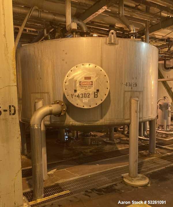 Used Approx. 5,000 Gallon Stainless Steel Tank with Centrifugal Pump – V-4302B
