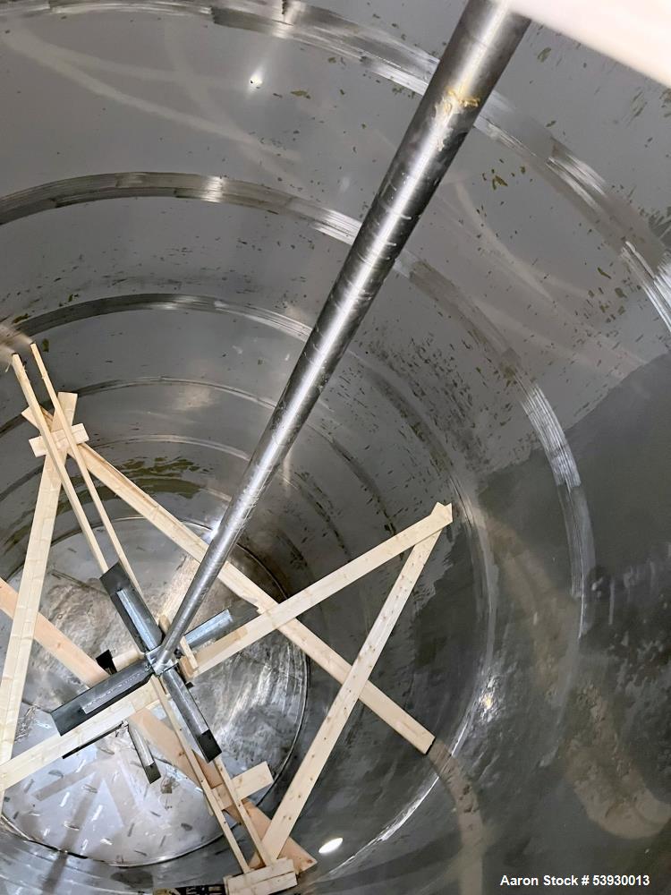 35,000 Gal Single Wall Stainless Silo Tank for Sale – 14' x 30'