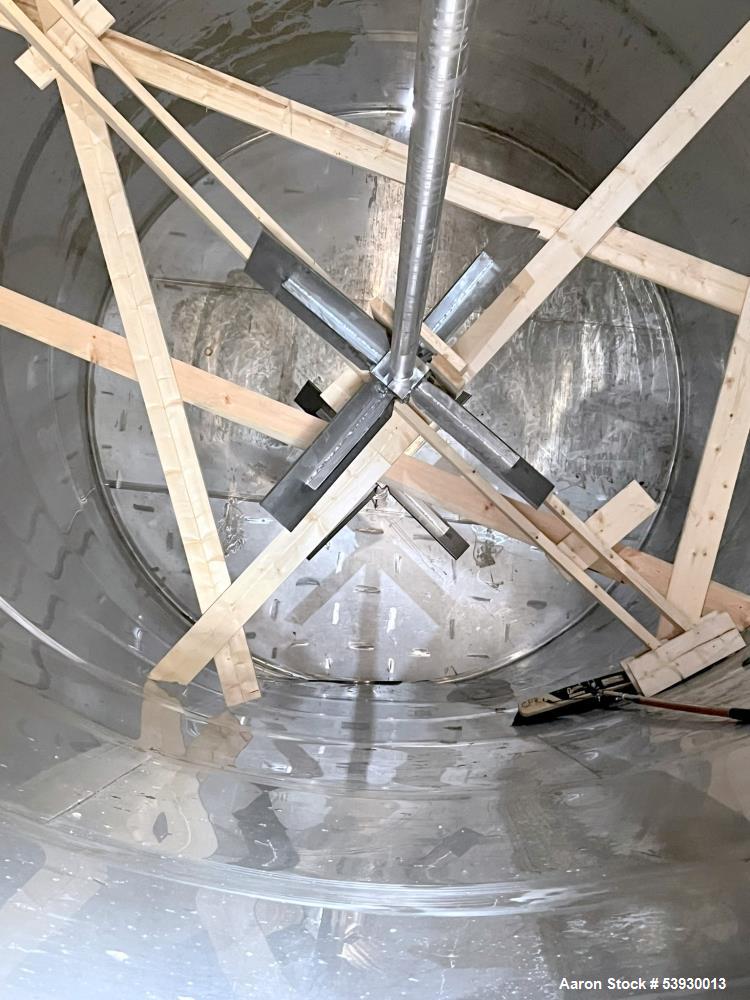 35,000 Gal Single Wall Stainless Silo Tank for Sale – 14' x 30'