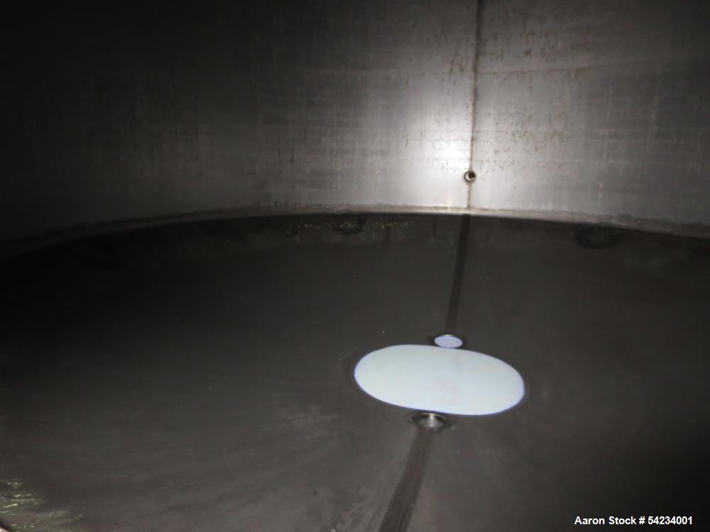 Used 7,500 Gallon 304 Stainless Steel Vertical Tank for Sale