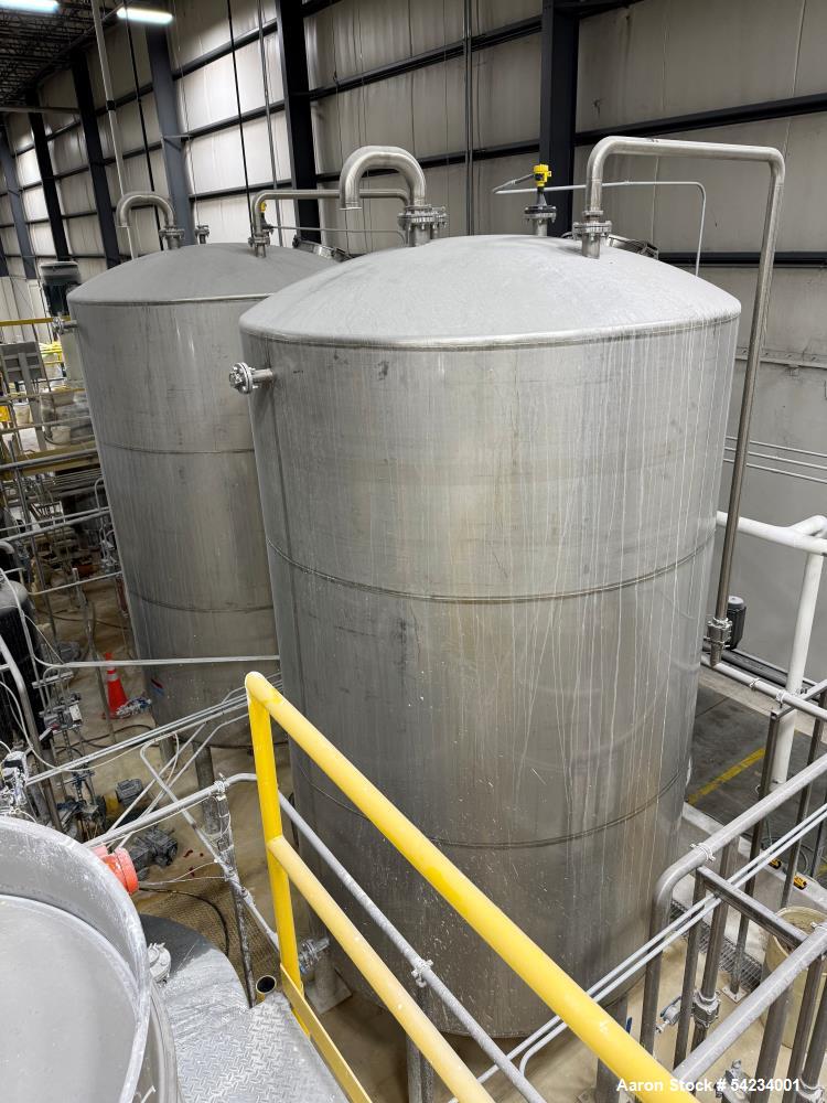 Used 7,500 Gallon 304 Stainless Steel Vertical Tank for Sale