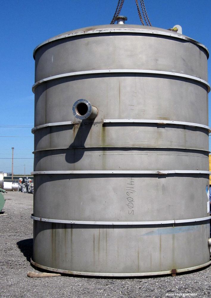 Used Blaw Knox Tank, 11,800 Gallon, 304 Stainless Steel, Vertical. Approximate 144” diameter x 168” straight side, dished top, flat bottom. (1) Turn of internal pipe coil on bottom. Openings top 1” (...