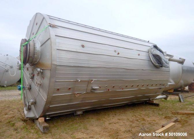 Used Walker Storage Tank, 10,000 Gallon, 304 Stainless Steel