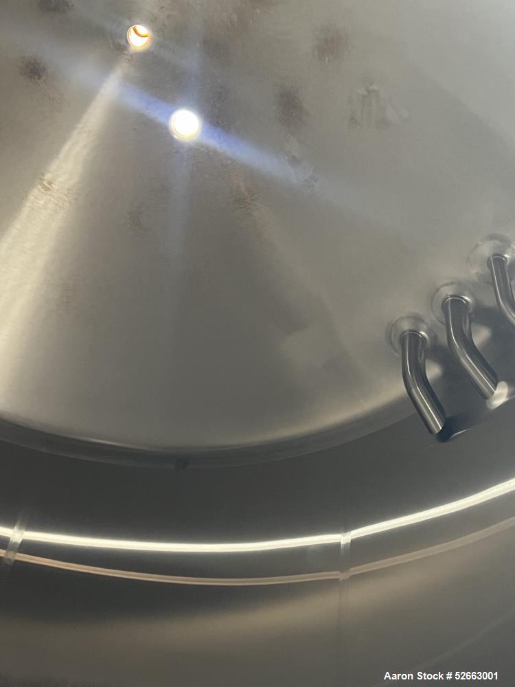 Used Cherry Burrell Storage Tank, Stainless Steel, Vertical, 5000 gallon Capacit