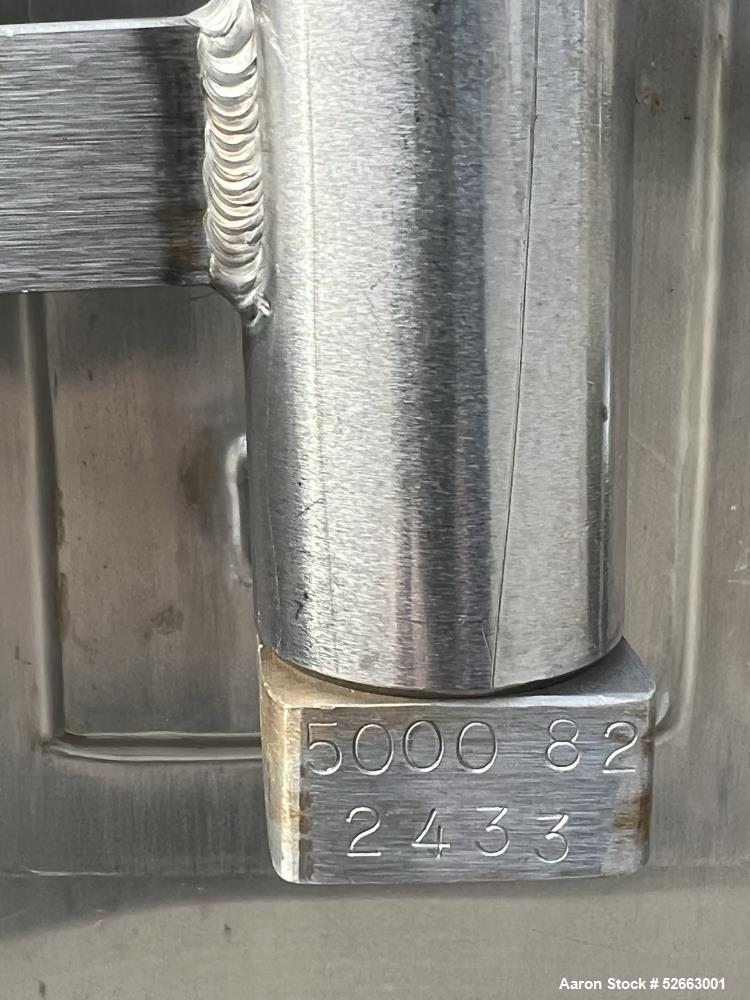 Used Cherry Burrell Storage Tank, Stainless Steel, Vertical, 5000 gallon Capacit