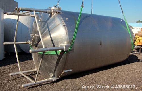 Used Cherry Burrell 5000 Gallon 304 Stainless Steel Mix Tank. Type CV. Approx. 8' Diameter x 12' 6"Straight Side. Dished Heads. Side 16" X 20" Oval Manway with Cover. Top Manway with Cover. Top Mount...
