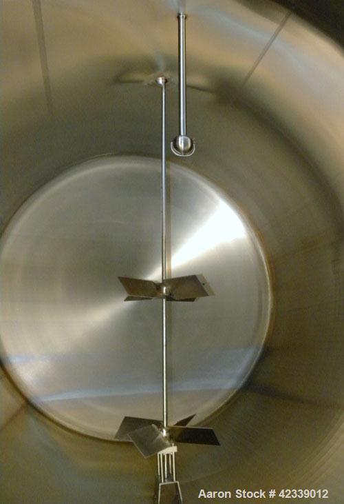 Used Cherry-Burrell Cold Wall Tank, 5000 Gallon, Model E, 304 Stainless Steel, Horizontal. 96" Diameter x 144" straight side, dished heads. Insulated with carbon steel sheathing. Approximate 102" x 7...