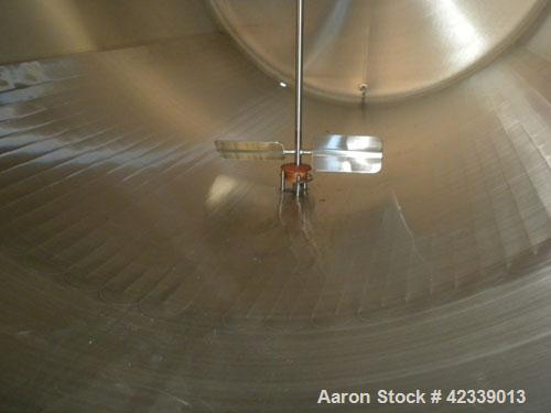 Used Cherry-Burrell Cold Wall Tank, 5000 Gallon, Model E, 304 Stainless Steel, Horizontal. 96" Diameter x 144" straight side, dished heads. Insulated with carbon steel sheathing. Approximate 108" x 8...