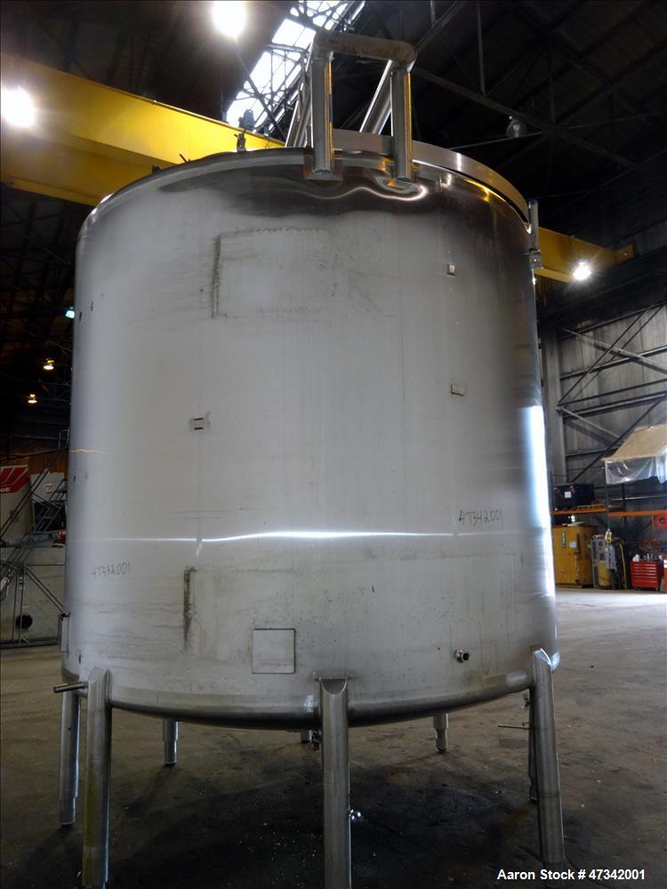Used Cherry Burrell Single Shell Blend Tank, Approximate 5,000 Gallon, 316 Stainless Steel, Vertical. Approximate 120" diameter x 96" straight side, dish top and bottom. Top welded agitator bridge fo...