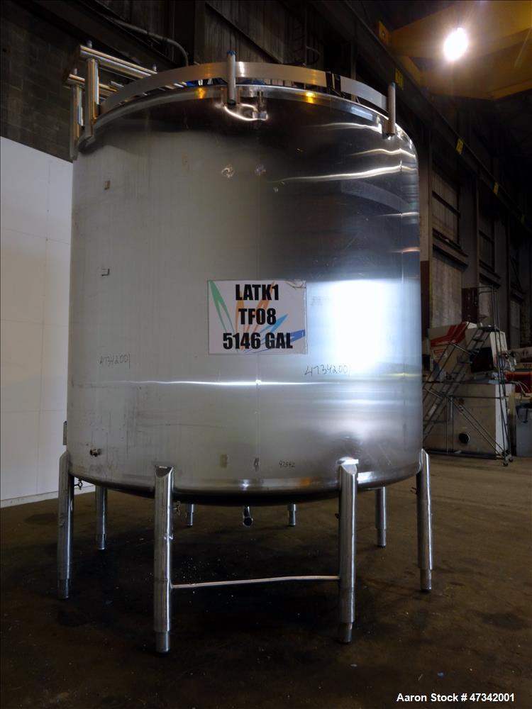 Used Cherry Burrell Single Shell Blend Tank, Approximate 5,000 Gallon, 316 Stainless Steel, Vertical. Approximate 120" diameter x 96" straight side, dish top and bottom. Top welded agitator bridge fo...