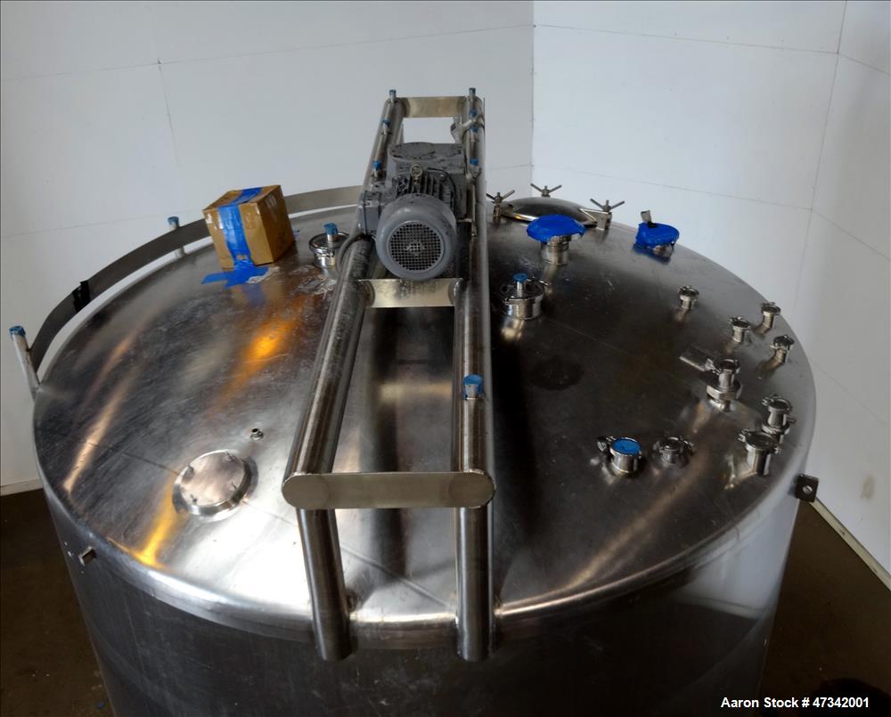 Used Cherry Burrell Single Shell Blend Tank, Approximate 5,000 Gallon, 316 Stainless Steel, Vertical. Approximate 120" diameter x 96" straight side, dish top and bottom. Top welded agitator bridge fo...