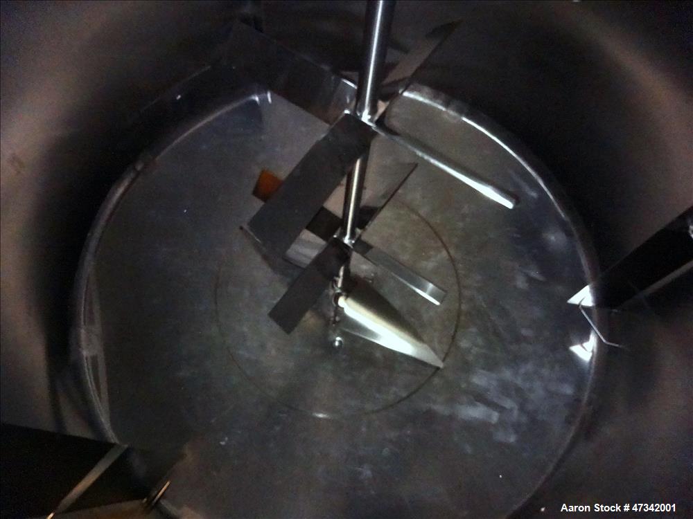 Used Cherry Burrell Single Shell Blend Tank, Approximate 5,000 Gallon, 316 Stainless Steel, Vertical. Approximate 120" diameter x 96" straight side, dish top and bottom. Top welded agitator bridge fo...