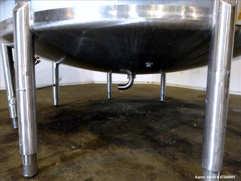 Used Cherry Burrell Single Shell Blend Tank, Approximate 5,000 Gallon, 316 Stainless Steel, Vertical. Approximate 120" diameter x 96" straight side, dish top and bottom. Top welded agitator bridge fo...