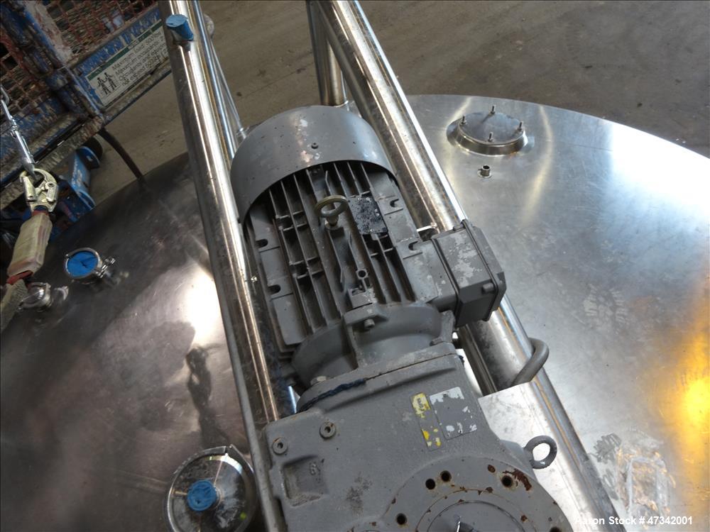 Used Cherry Burrell Single Shell Blend Tank, Approximate 5,000 Gallon, 316 Stainless Steel, Vertical. Approximate 120" diameter x 96" straight side, dish top and bottom. Top welded agitator bridge fo...