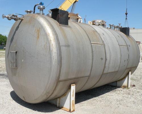 Used Clawson Tank Company 2 Compartment Pressure Tank, 6,000 gallons, 3,000 gallons per compartment, 304L stainless steel, horizontal. Each compartment 95-1/2" diameter x 75" straight side, dished he...