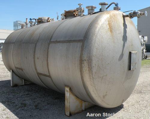 Used Clawson Tank Company 2 Compartment Pressure Tank, 6,000 gallons, 3,000 gallons per compartment, 304L stainless steel, horizontal. Each compartment 95-1/2" diameter x 75" straight side, dished he...