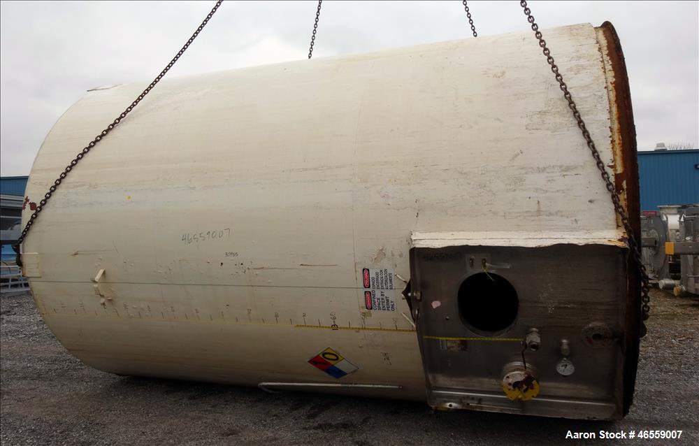 Used DCI 10,000 Gallon, Stainless Steel, Vertical Tank.