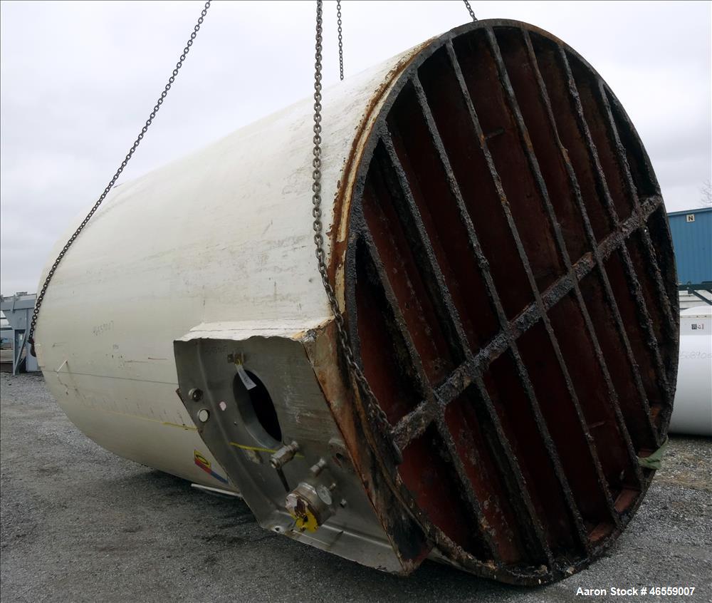 Used DCI 10,000 Gallon, Stainless Steel, Vertical Tank.