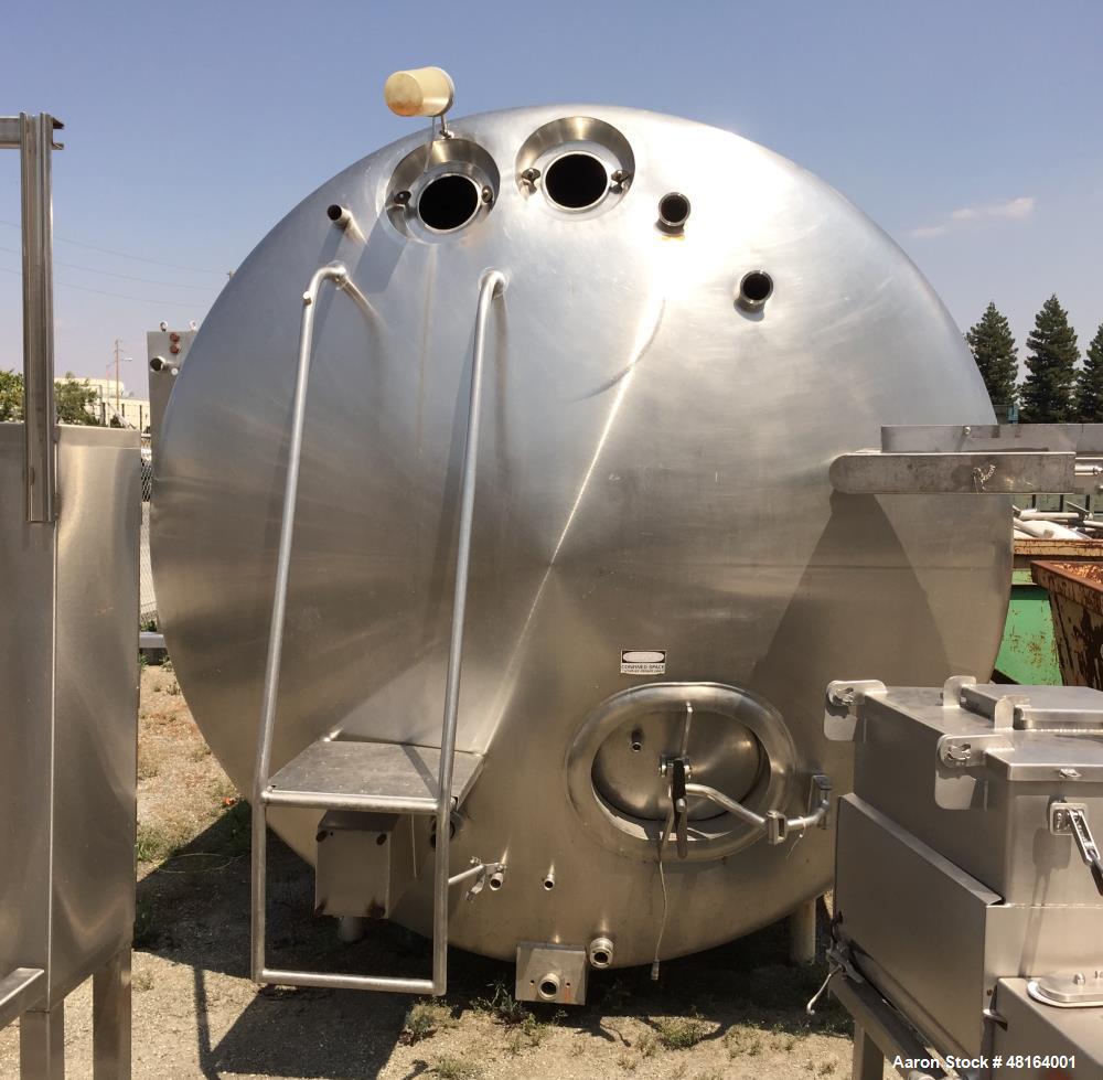 Used Damrow Tank, 6,000 Gallon, Model# 4, Stainless Steel, Horizontal.