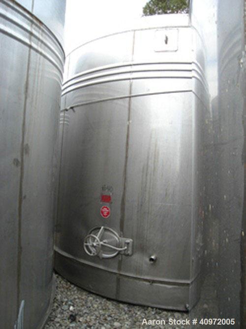 Used- Ellet Tank, approximately 13,000 gallon, 304 stainless steel, vertical. 14'6" diameter x 10'6" straight side. Flat top...