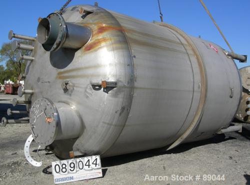 USED: Fabricated Products tank, 9000 gallon, 316L stainless steel, vertical. Approximately 10' diameter x 14' straight side, 2:1 elliptical top and bottom. Internal rated FV and 15 psi at 200 deg F. ...